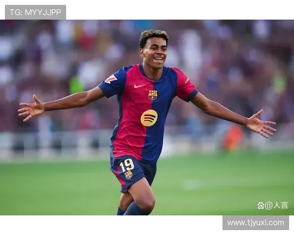 近代十大足球球星榜单：谁才是真正的足球传奇人物